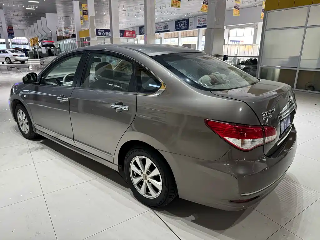 Sylphy Classic 1.6 XE Auto Comfort