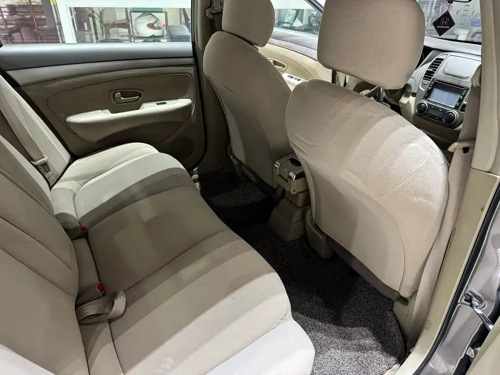 Sylphy Classic 1.6 XE Auto Comfort