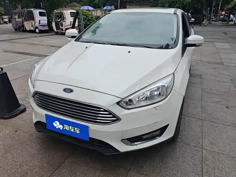 Ford Focus Sedan 1.6 L Manual Style Smart Travel