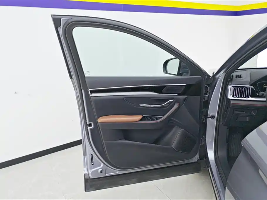 Song PLUS 1.5 T Auto Distinguished