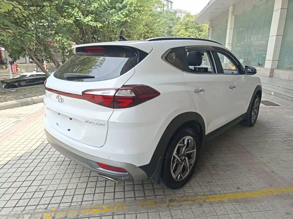 Tucson 280 TGDi 2 WD GLS Fashion CN-VI