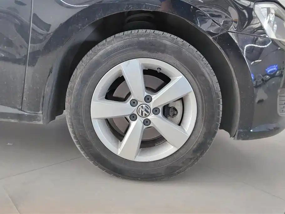 Lavida 1.6 L Auto Style
