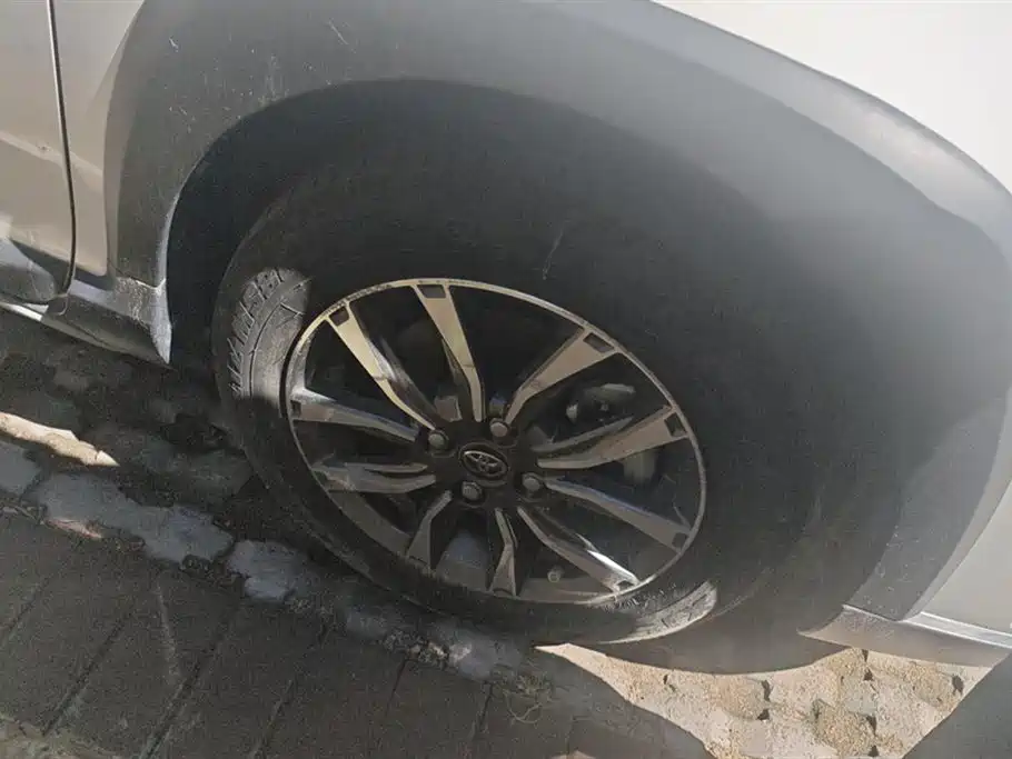 YARiS L Zhixuan Zhixuan X 1.5 L CVT Luxury PLUS