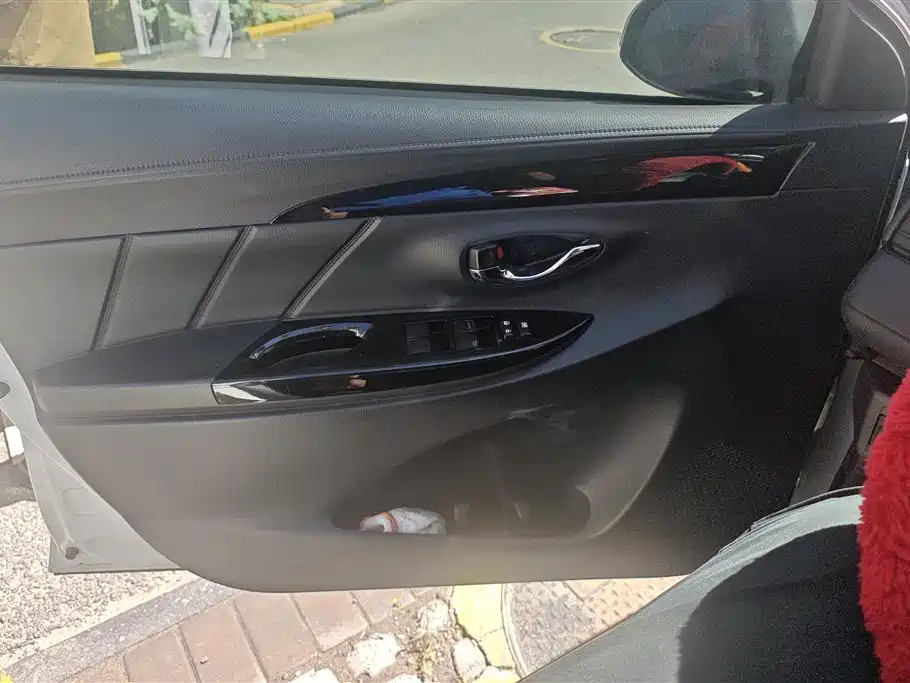 YARiS L Zhixuan Zhixuan X 1.5 L CVT Luxury PLUS