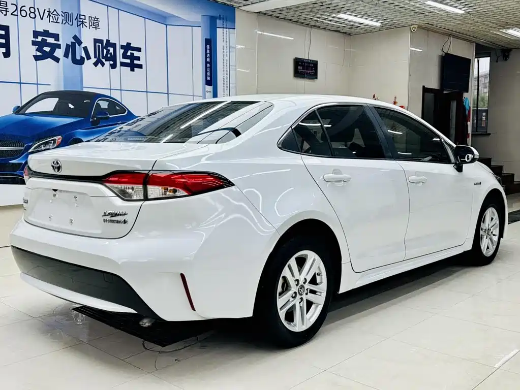 Levin Dual Engine 1.8 H E-CVT Luxury