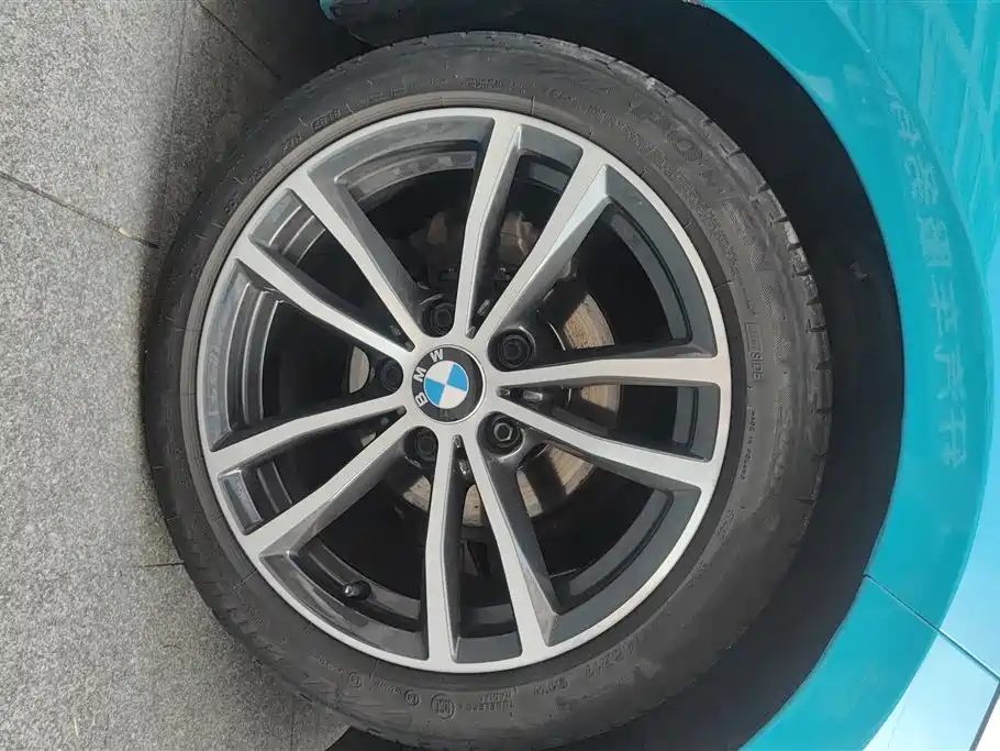 BMW 2 Series (Import) 220 i Sport Design Package