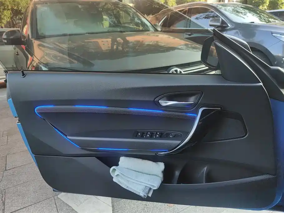BMW 2 Series (Import) 220 i Sport Design Package