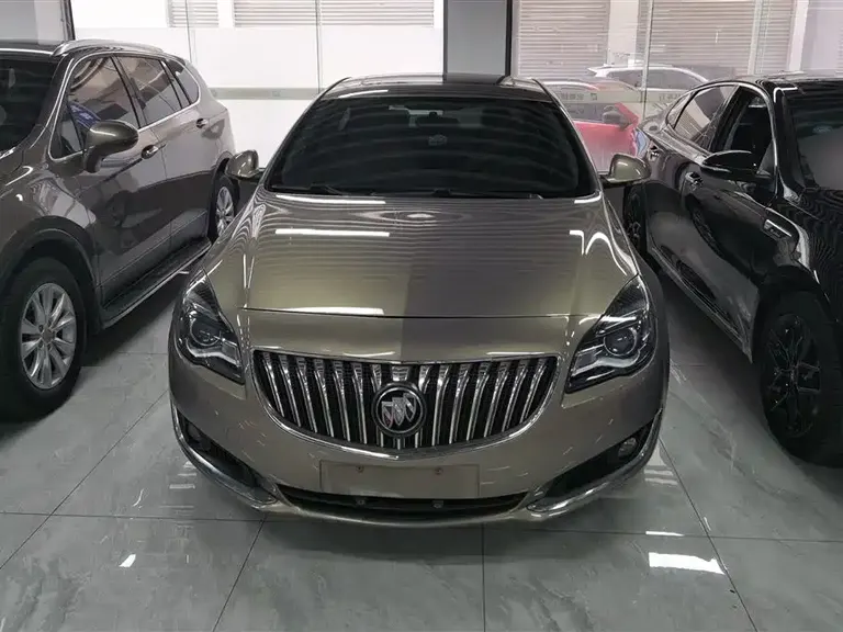 Buick Regal 2.0 L Leading Fashion