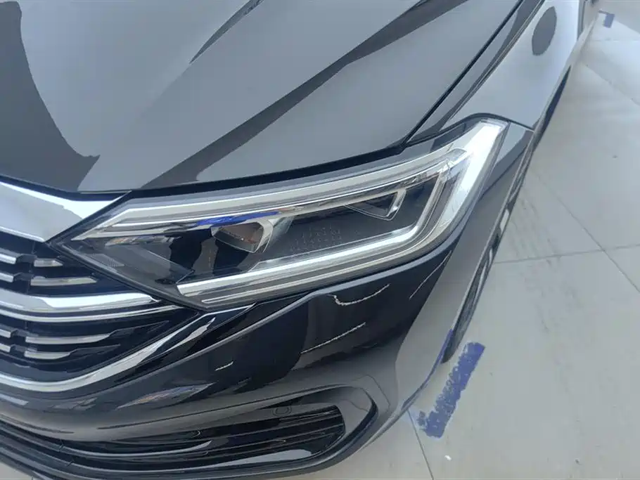 Sagitar 300 TSI DSG Transcend