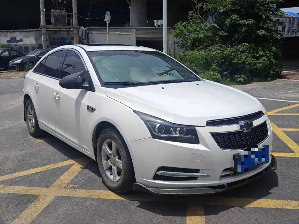 Cruze 1.6 L SL Sunroof MT
