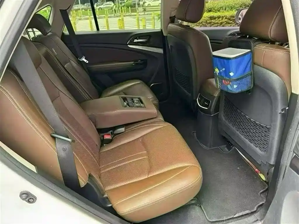 Tang NEV 2.0 T 4 WD Flagship