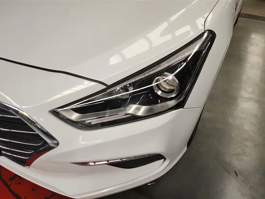 Mistra 1.6 T Auto Intelligent GLS CN-V