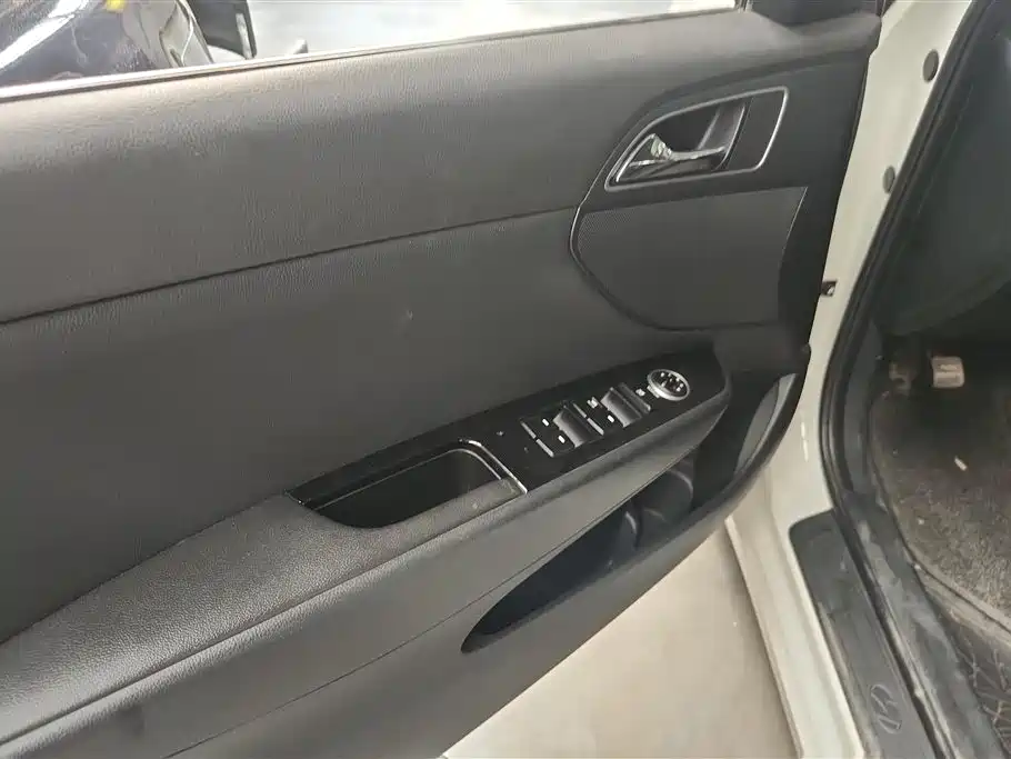 Mistra 1.6 T Auto Intelligent GLS CN-V