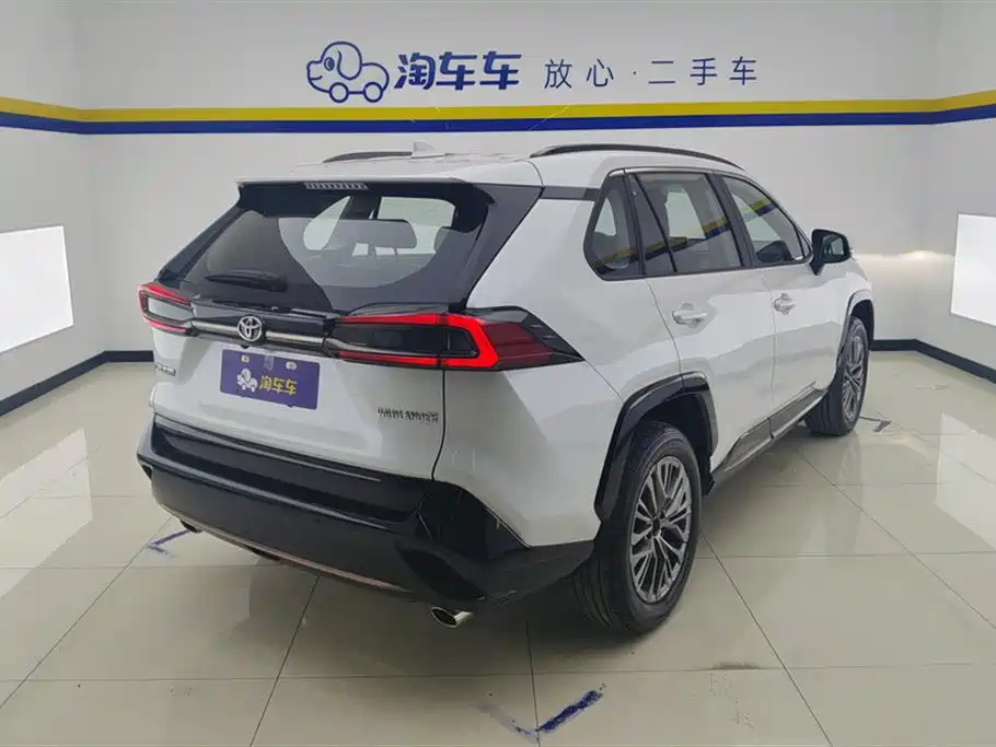 Wildlander 2.0 L CVT 2 WD Luxury PLUS