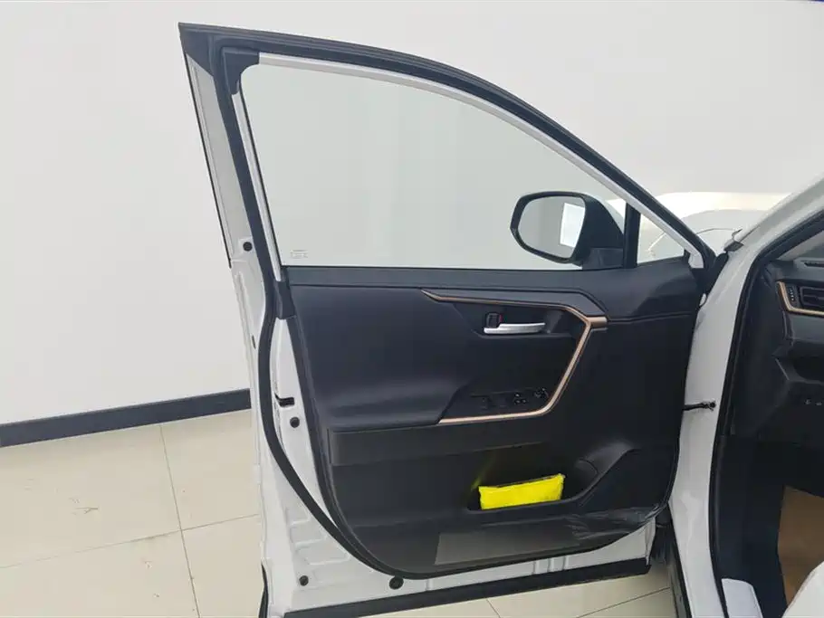 Wildlander 2.0 L CVT 2 WD Luxury PLUS
