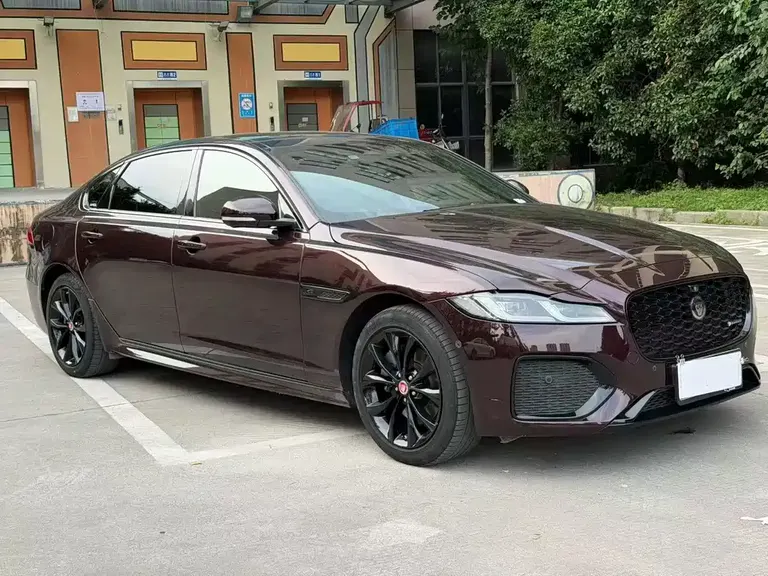 Jaguar XFL XFL 2.0 T P250 4 WD Black Shine Sport