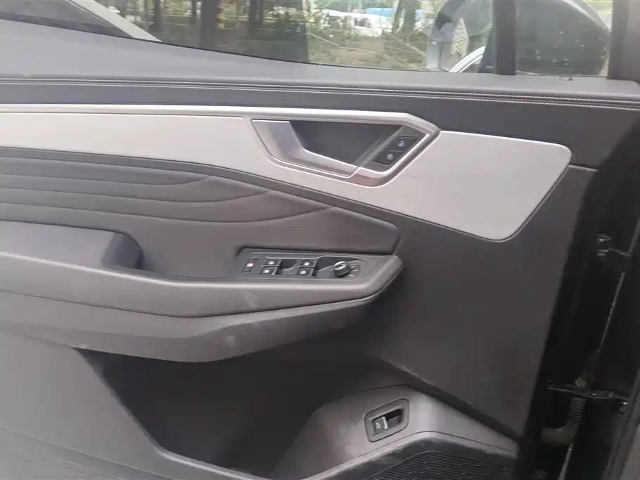 Talagon Facelift 380 TSI 4 WD Luxury Premium Realm Pro 6-seat