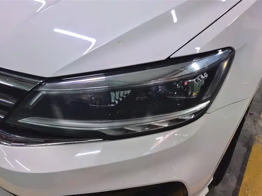 Lamando 280 TSI DSG Comfort
