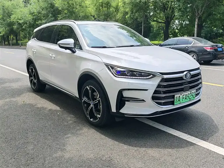 BYD Tang NEV DM-i 112 KM Honored
