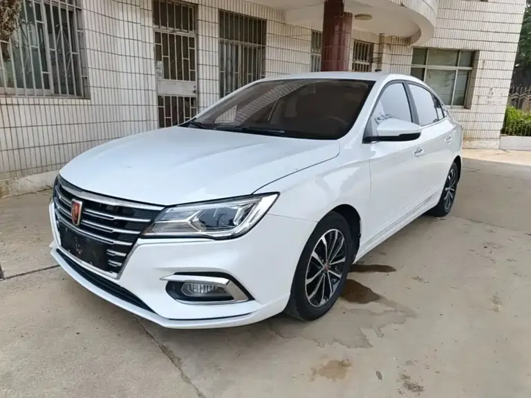 Roewe i5 1.5 L Manual 4 G Connected Leading Luxury Flagship