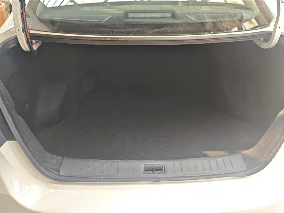 Sylphy Facelift Classic 1.6 XE CVT Comfort