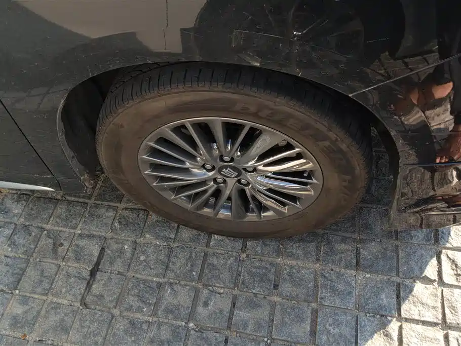 Vellfire Crown Dual Engine 2.5 L HV Supreme