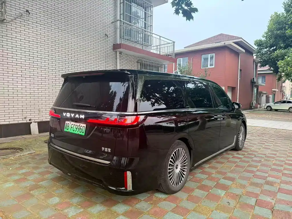 Voyah Dreamer PHEV 4 WD Flagship Qiankun