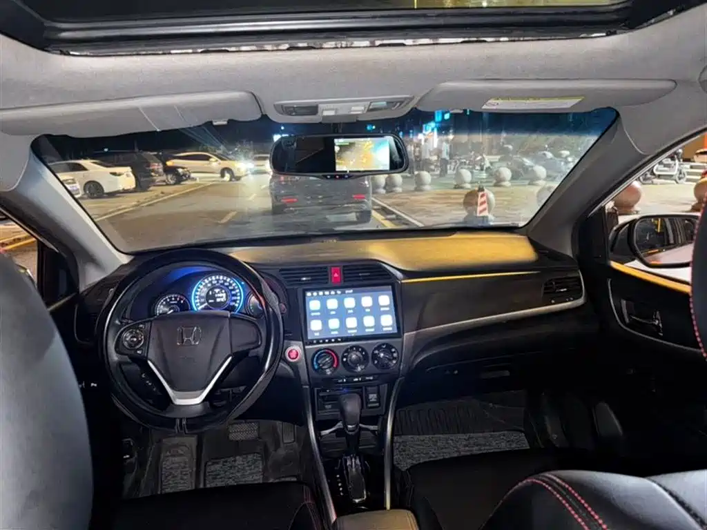 Crider 1.8 L CVT Luxury