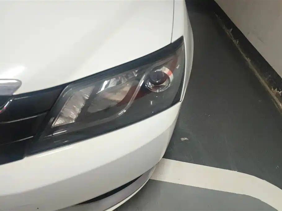 Emgrand Sedan 1.5 L Manual Upward