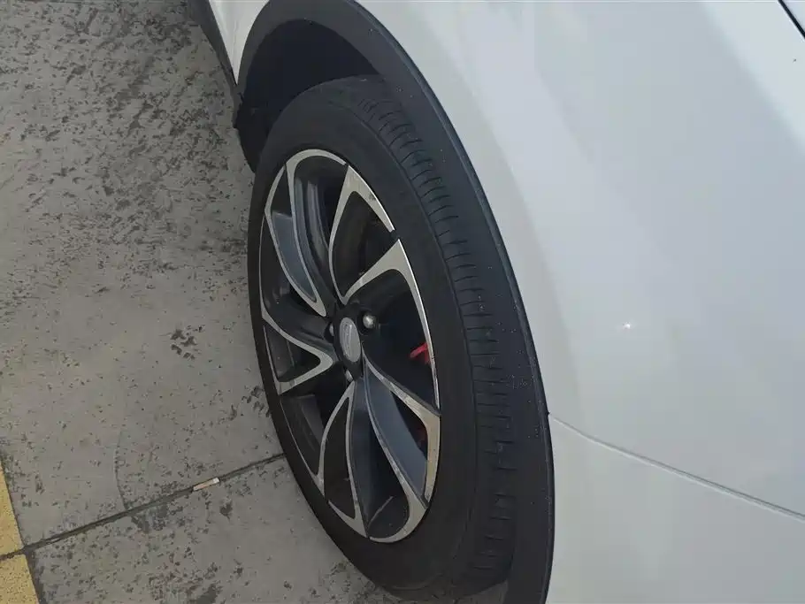 Emgrand GS Leading Trend 1.4 T Auto Premium Style Connected