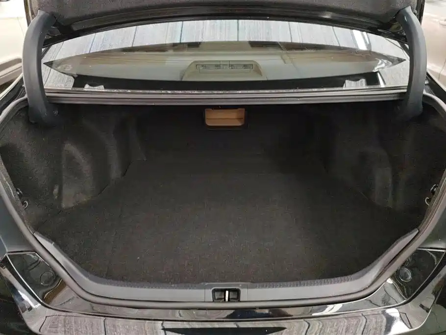 Camry 2.0 E Elite