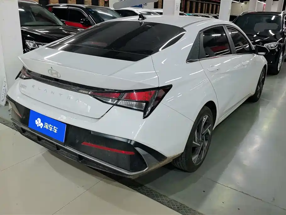 Elantra 1.5 L CVT GLX Elite