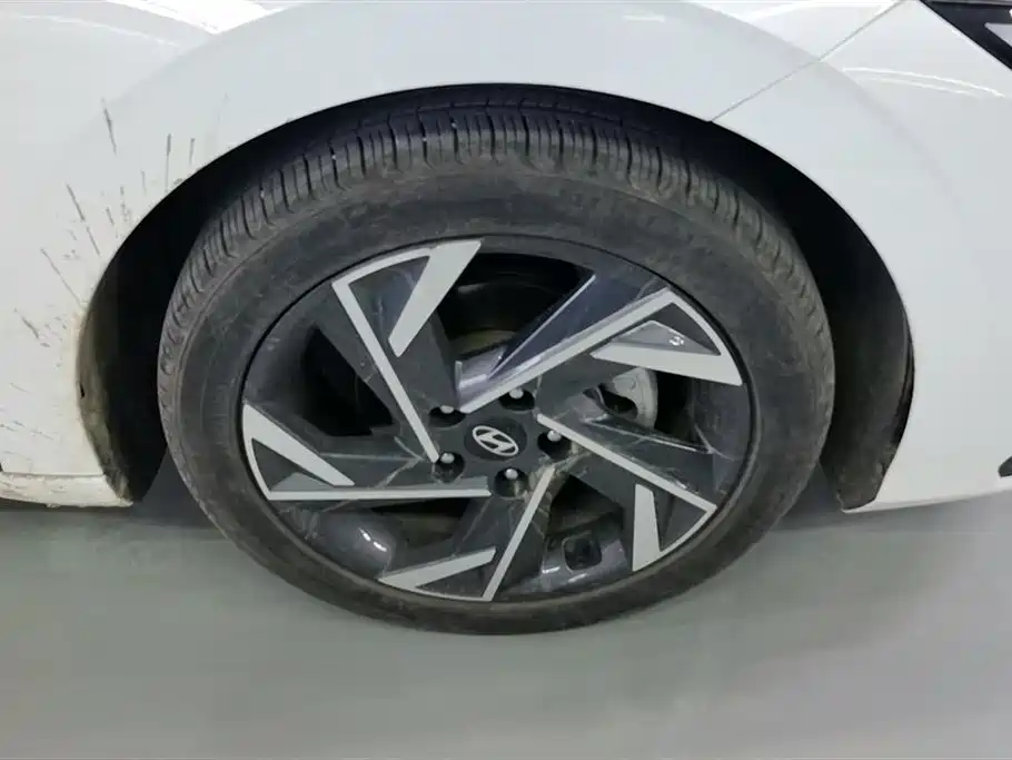 Elantra 1.5 L CVT GLX Elite