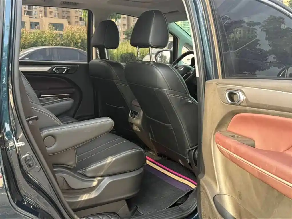 GAC Trumpchi M6 PRO 270 T Auto Luxury