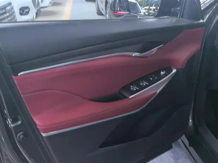 Changan CS75 PLUS 1.5 T Auto Luxury
