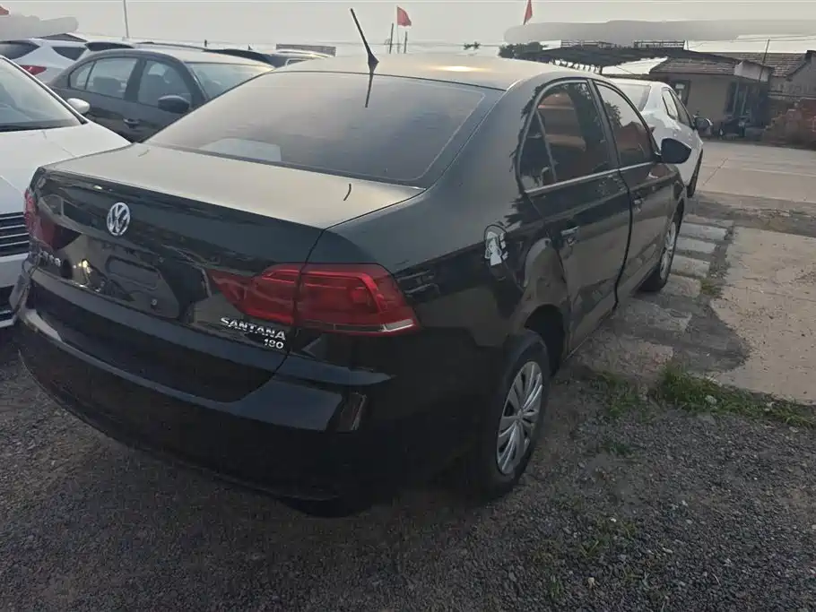 Santana 1.6 L Manual Style