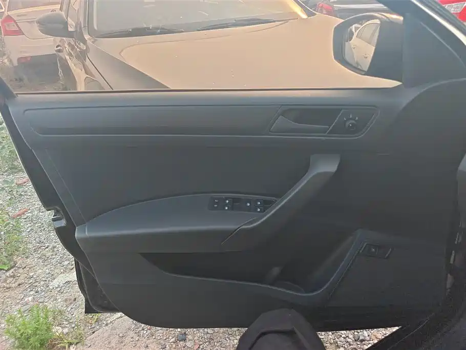 Santana 1.6 L Manual Style