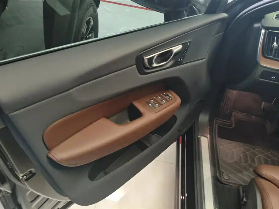 Volvo XC60 B5 4 WD Smart Vision Luxury