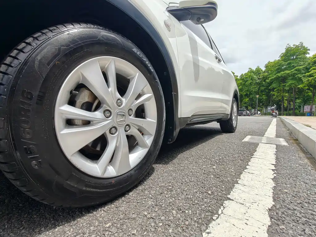 Vezel 1.8 L CVT 2 WD Elite