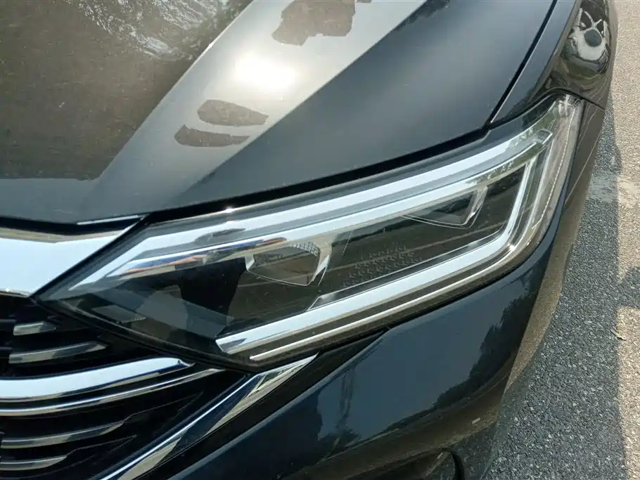 Sagitar Facelift III 300 TSI DSG Transcend