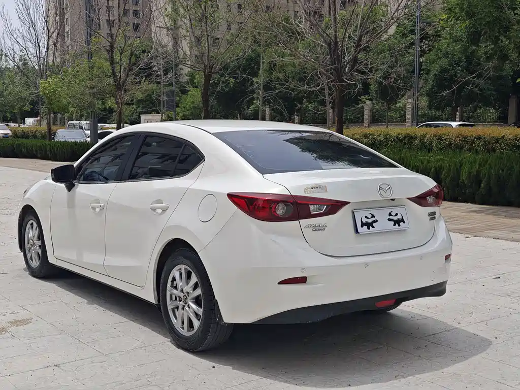 Mazda 3 Axela Sedan 1.5 L Manual Comfort