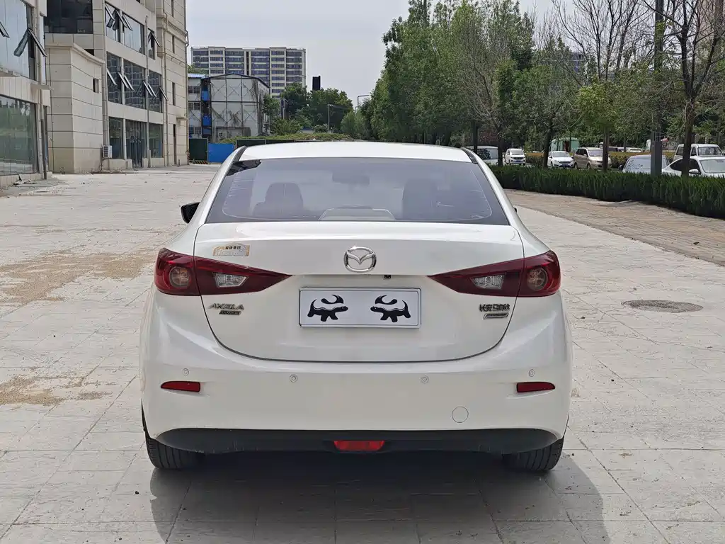 Mazda 3 Axela Sedan 1.5 L Manual Comfort