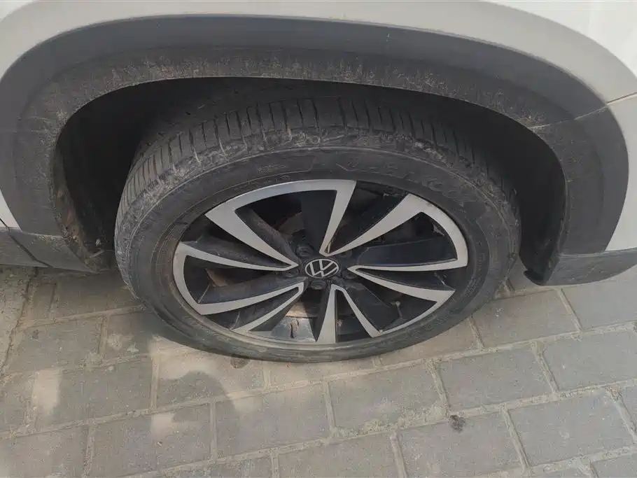 Tharu 280 TSI 2 WD Luxury PLUS