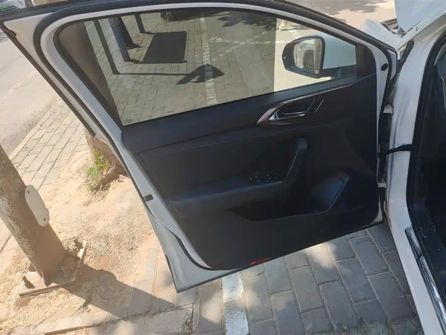 Tharu 280 TSI 2 WD Luxury PLUS