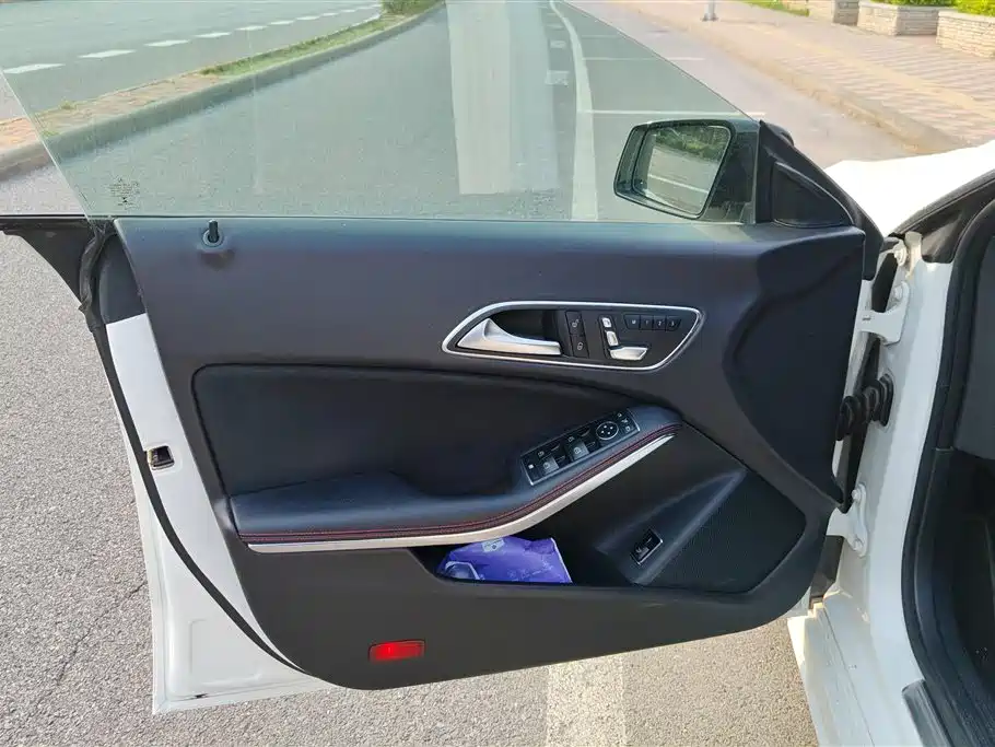 Mercedes-Benz CLA (Import) CLA 220 4 MATIC