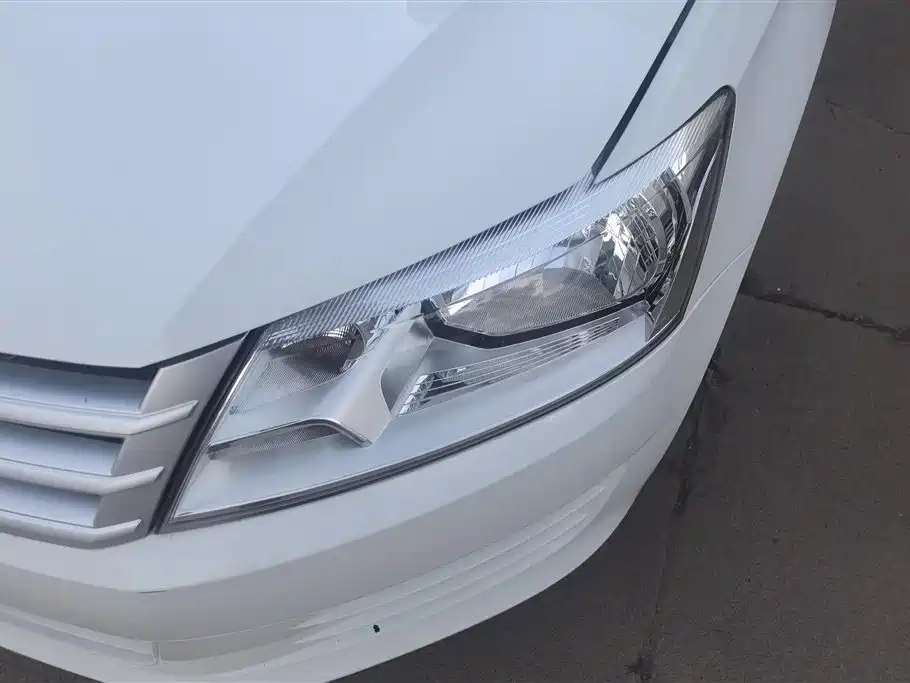 Santana 1.6 L Auto Style