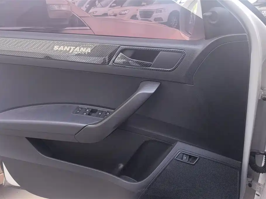 Santana 1.6 L Auto Style