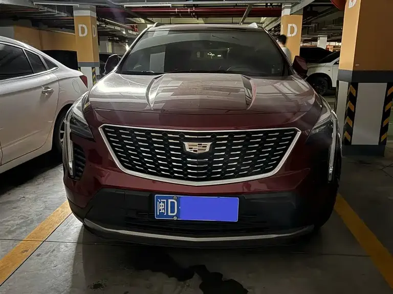 Cadillac XT4 28 T 2 WD Leading