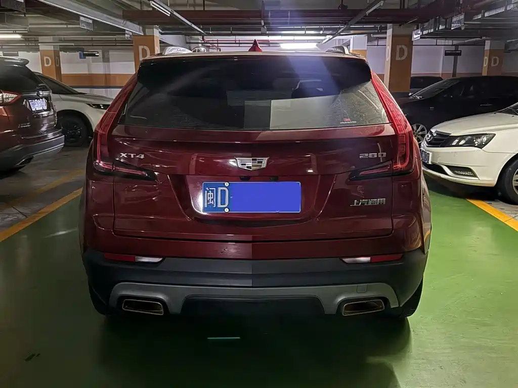 Cadillac XT4 28 T 2 WD Leading