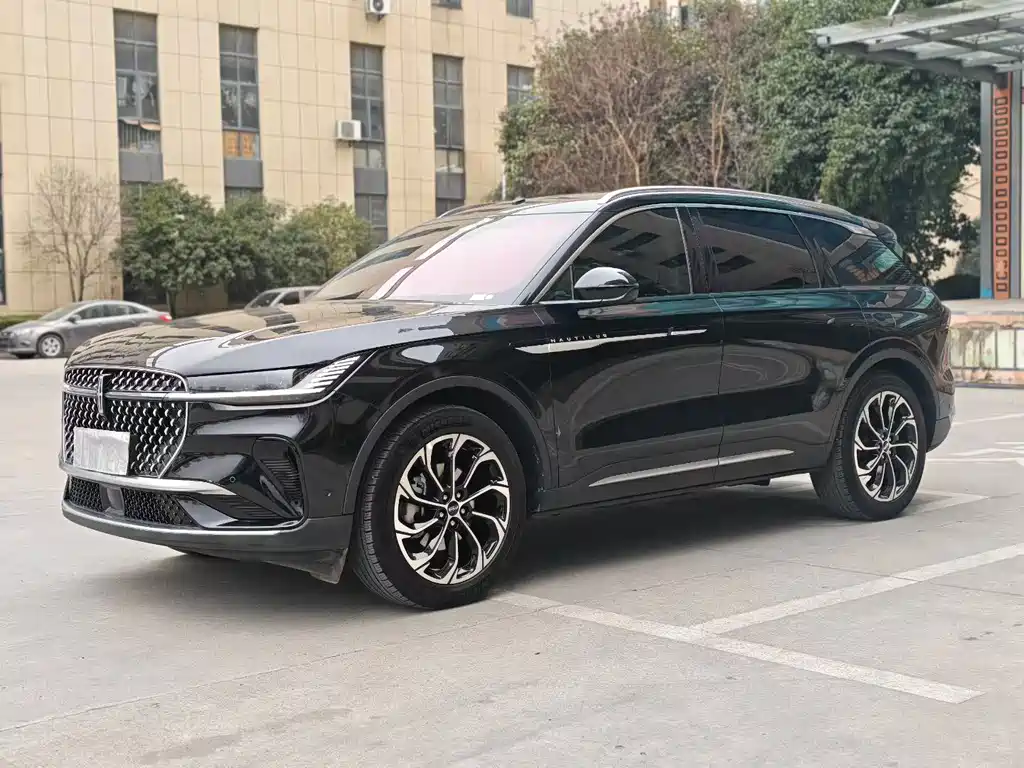 Nautilus 2.0 T 4 WD Supreme Wise